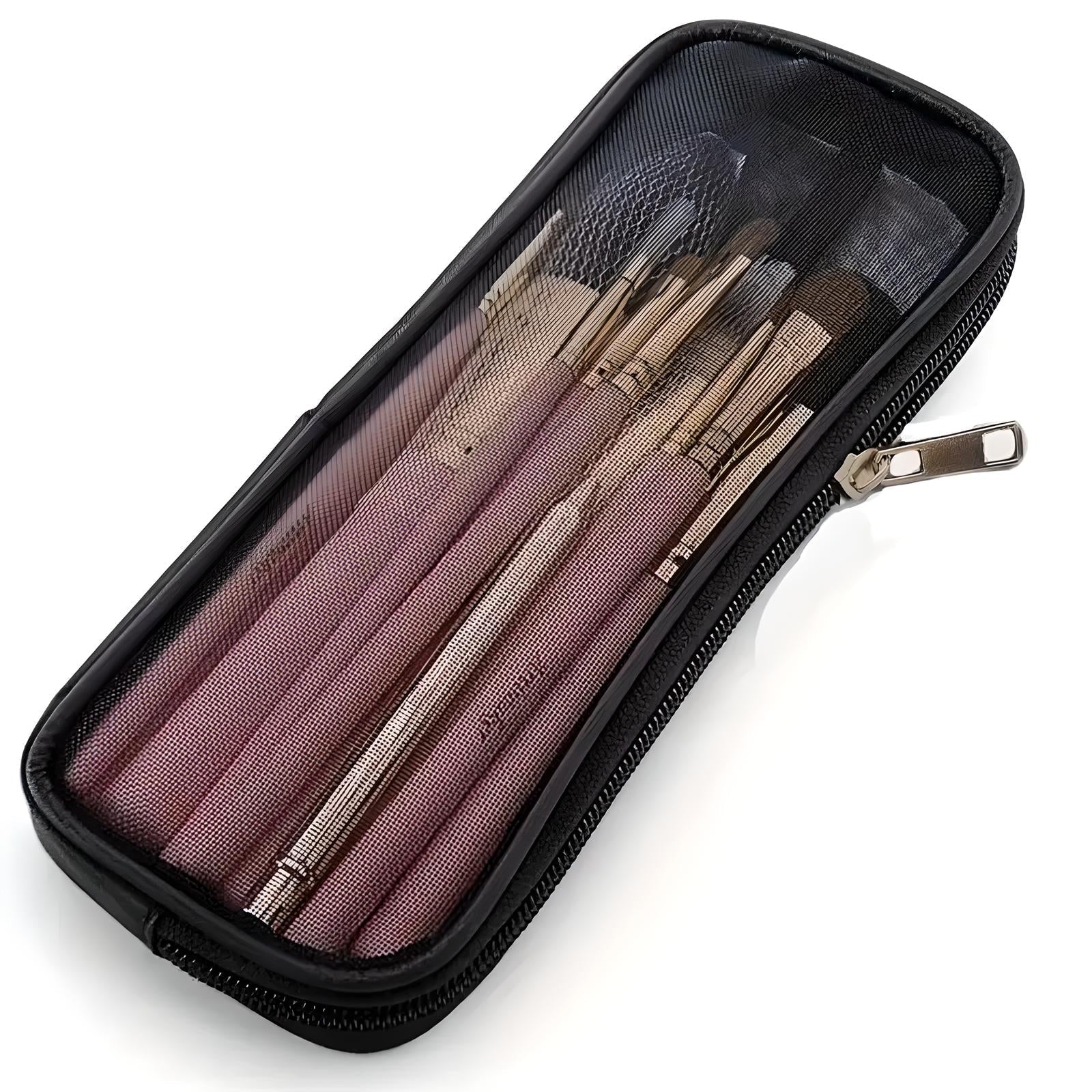 Set di pennelli da trucco professionali in custodia nera con cerniera, setole morbide, manici rosa, ideale per applicazione cosmetici, accessori bellezza.