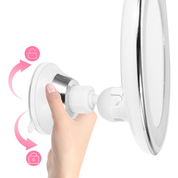 Specchio ingranditore con ventosa, montaggio a parete, rotazione a 360 gradi, design bianco e argento, ideale per trucco e bagno.