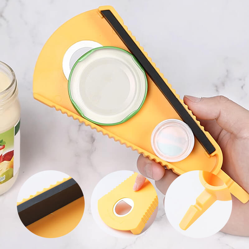 Apriscatole multifunzione giallo su sfondo bianco, con impugnatura ergonomica e diverse aperture per tappi di varie dimensioni. Utensile da cucina versatile.