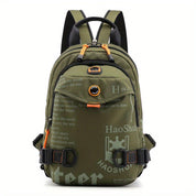 Zaino verde militare con tasche multiple, cerniere arancioni, design moderno. Ideale per scuola, viaggio, escursioni. Resistente e spazioso.