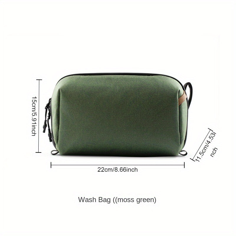 Borsa da toilette verde muschio, dimensioni 22x15x11,5 cm, design compatto e resistente, ideale per viaggi e organizzazione accessori bagno.