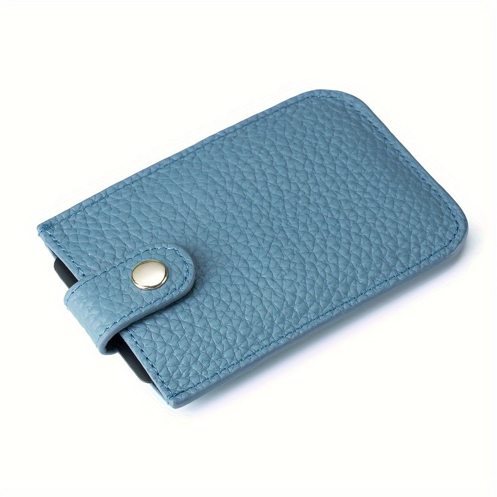 Custodia per smartphone in pelle blu con chiusura a bottone, design elegante e resistente, accessorio moda per protezione telefono.