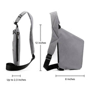 Zaino monospalla grigio, design ergonomico, dimensioni regolabili: 12x8 pollici, ideale per laptop, viaggio, lavoro, moda urbana.