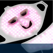 Maschera LED terapia luce rosa, dispositivo bellezza viso, trattamento anti-età, cura pelle, riduzione rughe, tecnologia fototerapia avanzata.