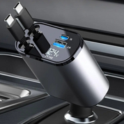 Caricatore auto USB-C e USB, display LED, doppia porta 2.4A, design compatto in metallo, ricarica rapida per smartphone e dispositivi elettronici.