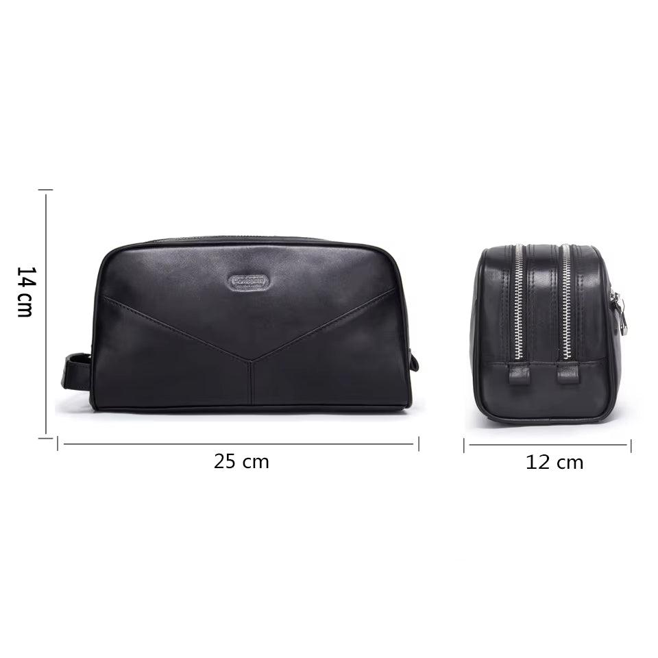 Borsa da toilette in pelle nera, dimensioni 25x14x12 cm, con doppia cerniera e logo frontale. Elegante e pratica per viaggi e uso quotidiano.