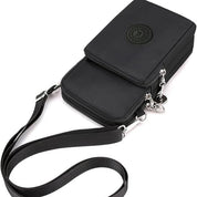 Borsa a tracolla nera in nylon, design compatto con doppia cerniera, logo circolare, tracolla regolabile. Accessorio moda pratico e versatile.