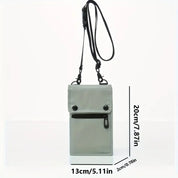 Borsa a tracolla grigia impermeabile, dimensioni 13x20x2 cm, con tasca frontale con zip e chiusura a bottone. Accessorio moda unisex.