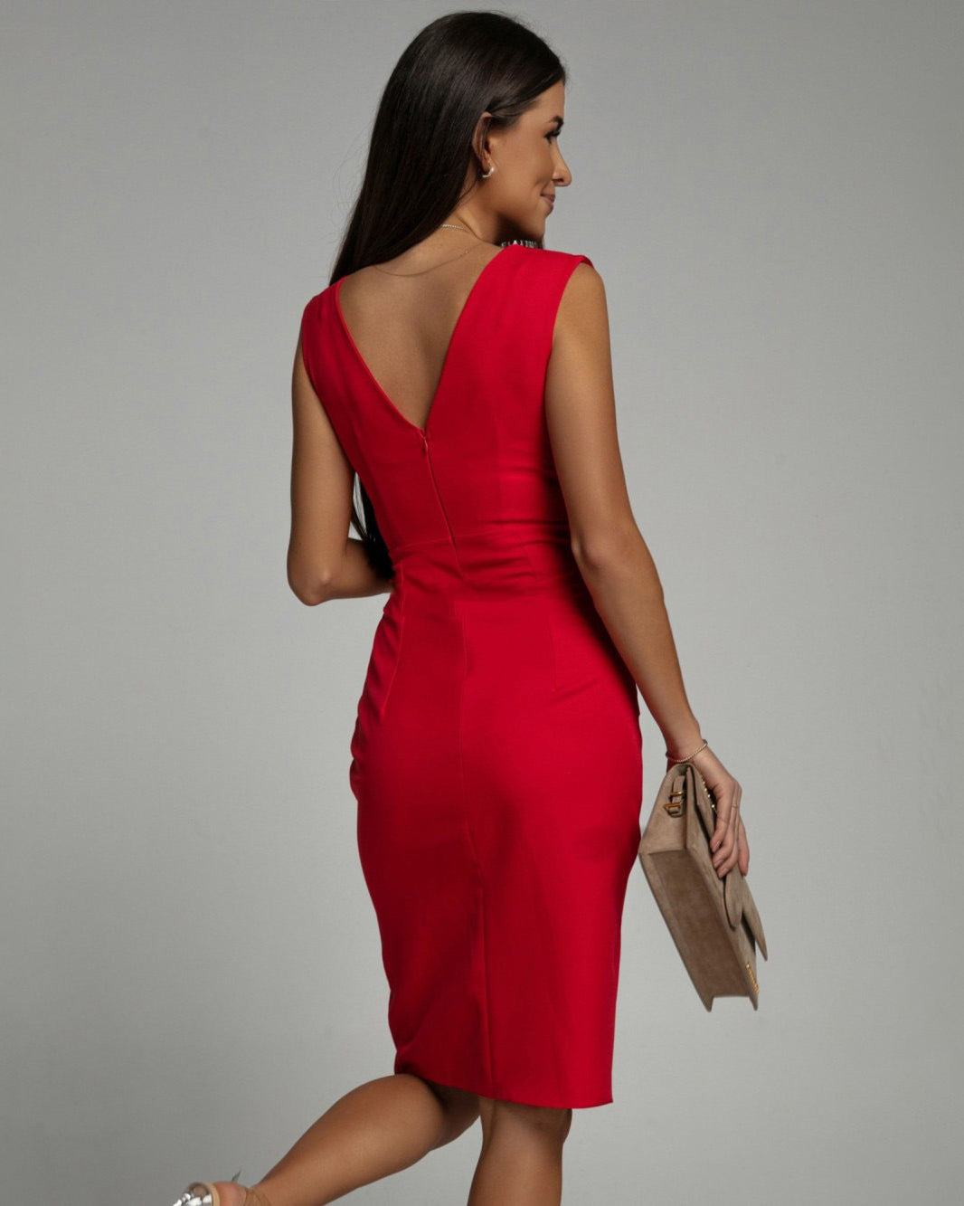 Vestito Aderente Isabelle con Elegante Scollo V e Sconto Laterale