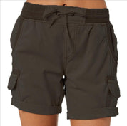 Pantaloncini cargo donna marroni, tasche laterali, elastico in vita, stile casual estivo. Ideali per attività all'aperto e tempo libero.
