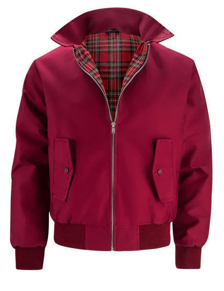 Giacca bomber rossa da uomo con fodera a quadri, chiusura a zip, tasche frontali con patta e polsini elasticizzati. Moda casual autunno inverno.