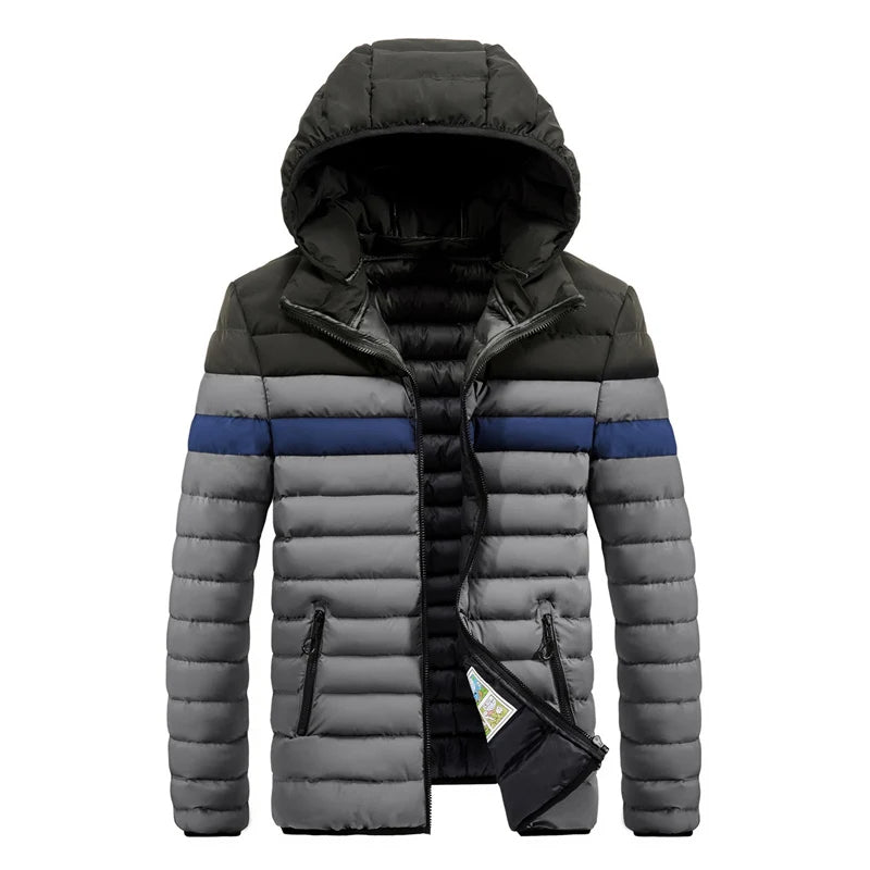 Giacca invernale da uomo con cappuccio, imbottita, a righe nere, grigie e blu, chiusura zip, tasche laterali. Ideale per climi freddi.