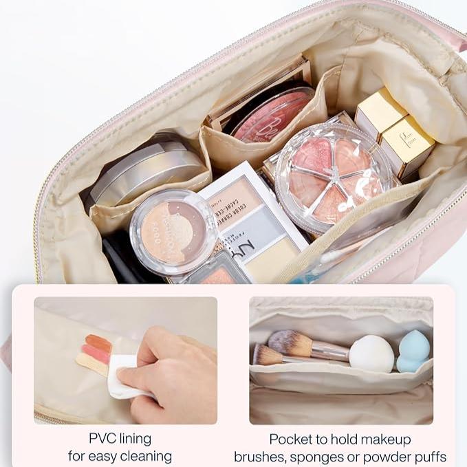 Borsa trucco rosa con scomparti, contenente cosmetici vari. Include fodera in PVC per facile pulizia e tasca per pennelli, spugne o piumini.