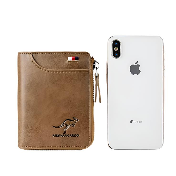 Portafoglio in pelle marrone Aiks Kangaroo con cerniera, logo canguro inciso, accanto a un iPhone bianco. Accessorio elegante e funzionale.