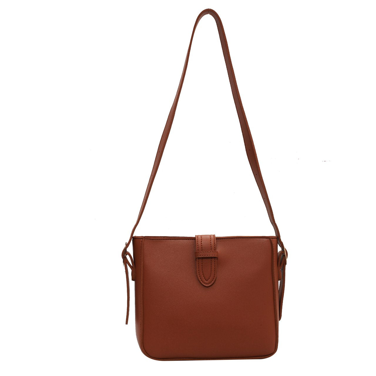 Borsa a tracolla in pelle marrone, design minimalista, chiusura a patta, ideale per moda donna, accessorio elegante e versatile.