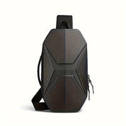 Zaino antifurto nero, design moderno e geometrico, con cerniere nascoste e spallacci regolabili. Ideale per viaggi e uso quotidiano.
