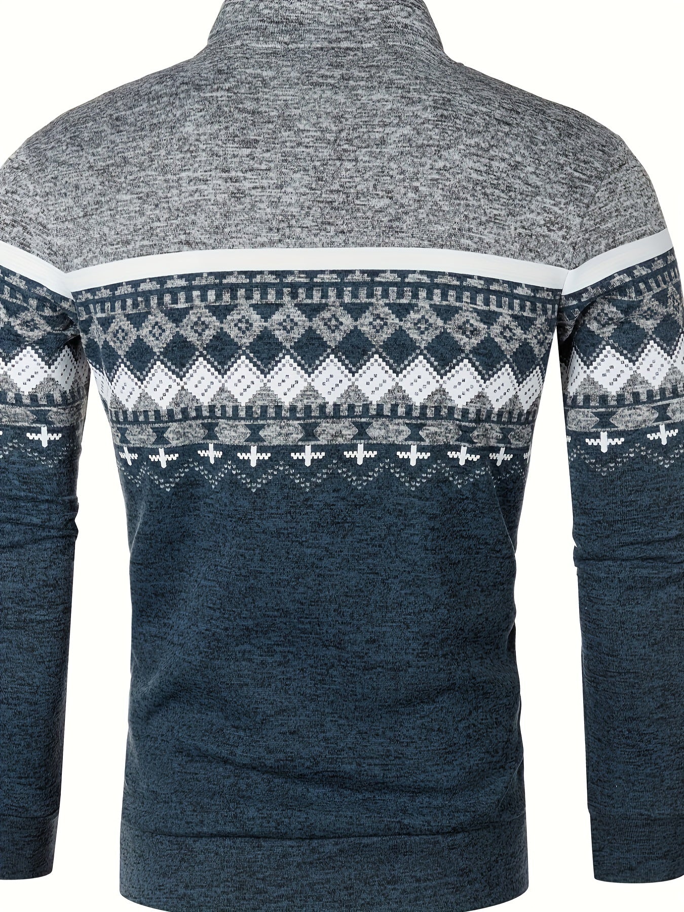 Maglione uomo invernale blu con motivo nordico bianco e grigio, collo alto, maniche lunghe, ideale per look casual e caldi.