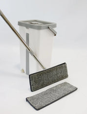 Mocio piatto con secchio bianco e grigio, panno in microfibra, design moderno, ideale per pulizia pavimenti, casa, ufficio.