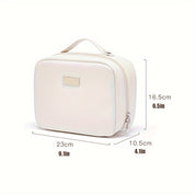 Borsa cosmetica bianca con manico, dimensioni 23x10.5x16.5 cm, design elegante, ideale per trucco e accessori da viaggio.