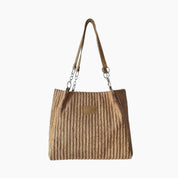 Borsa a spalla in tessuto intrecciato beige con manici in pelle e catena, design elegante e versatile, perfetta per moda donna e shopping.