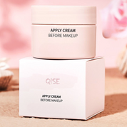 Crema viso Qise su scatola, design elegante, ideale come base trucco. Idratante, skincare, bellezza quotidiana, confezione rosa minimalista.