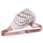 Marsupio a tracolla bianco con motivo geometrico, cerniere dorate e cinturino rosa regolabile. Accessorio moda donna elegante e pratico.