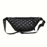 Marsupio nero trapuntato in pelle sintetica, design elegante con cerniera frontale, cintura regolabile. Accessorio moda unisex, pratico e versatile.