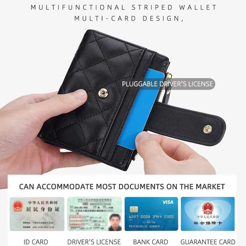 Portafoglio multifunzionale nero con design a righe, tasca per patente, spazio per carte di credito e documenti. Elegante e pratico per uso quotidiano.
