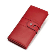 Portafoglio donna in pelle rossa, design elegante con chiusura a bottone. Accessorio moda, alta qualità, ideale per organizzare carte e contanti.