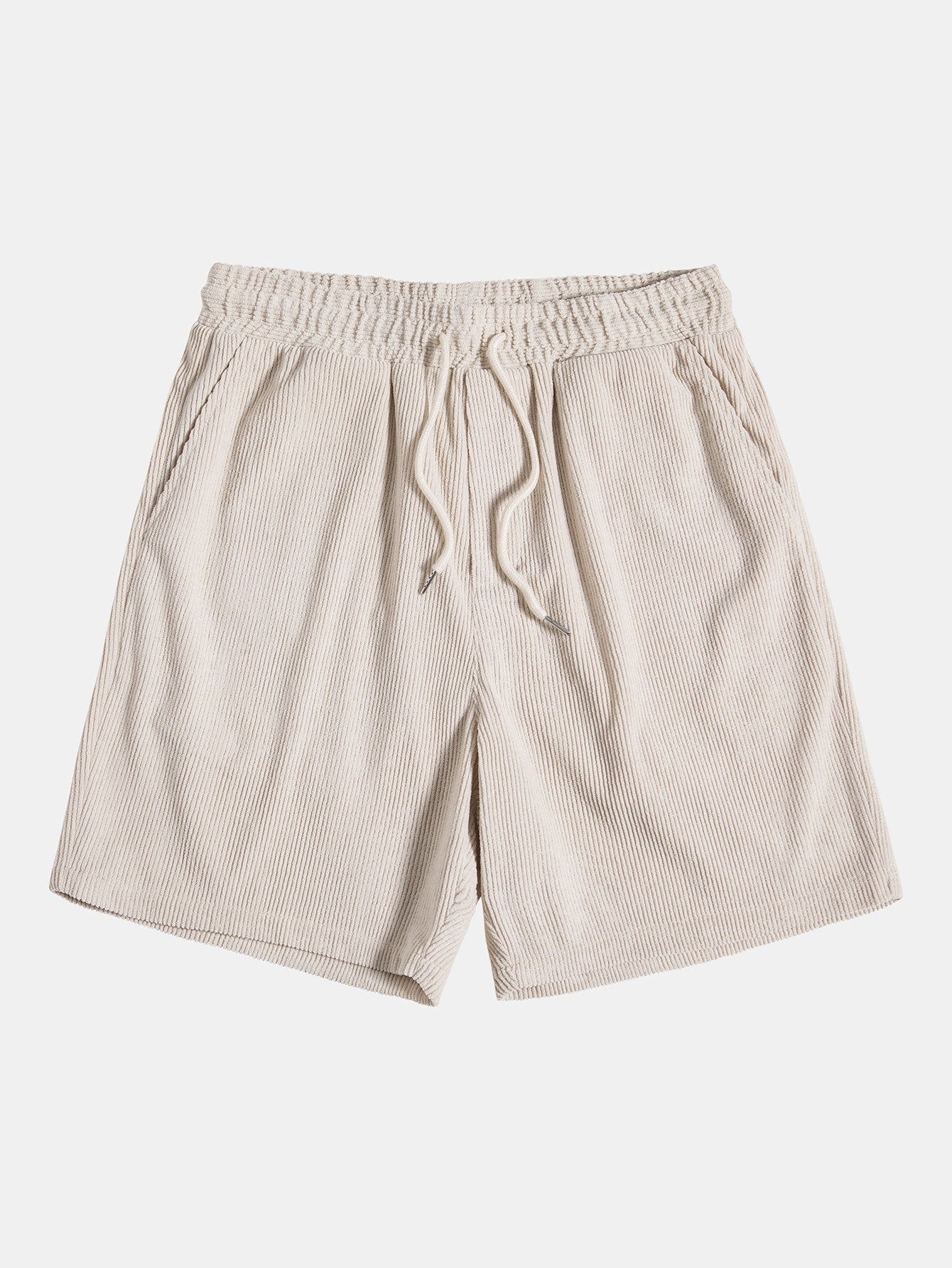 Pantaloncini beige a righe verticali, elastico in vita con laccio, tasche laterali. Ideali per l'estate, moda casual uomo.