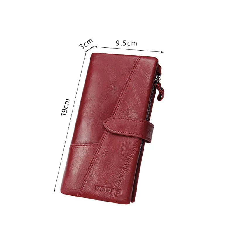 Portafoglio donna in pelle rossa, dimensioni 19x9.5x3 cm, con chiusura a bottone e cerniera. Elegante accessorio moda, ideale per carte e contanti.