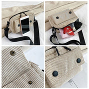 Borsa a tracolla beige in tessuto a coste, con tasche multiple, chiusura a bottone, spazio per smartphone e accessori. Design pratico e moderno.