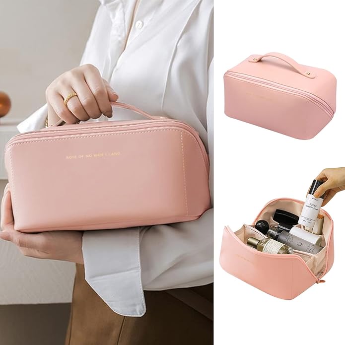 Astuccio da viaggio rosa in pelle, elegante e spazioso, con cerniera e manico. Ideale per cosmetici e accessori. Design moderno e funzionale.