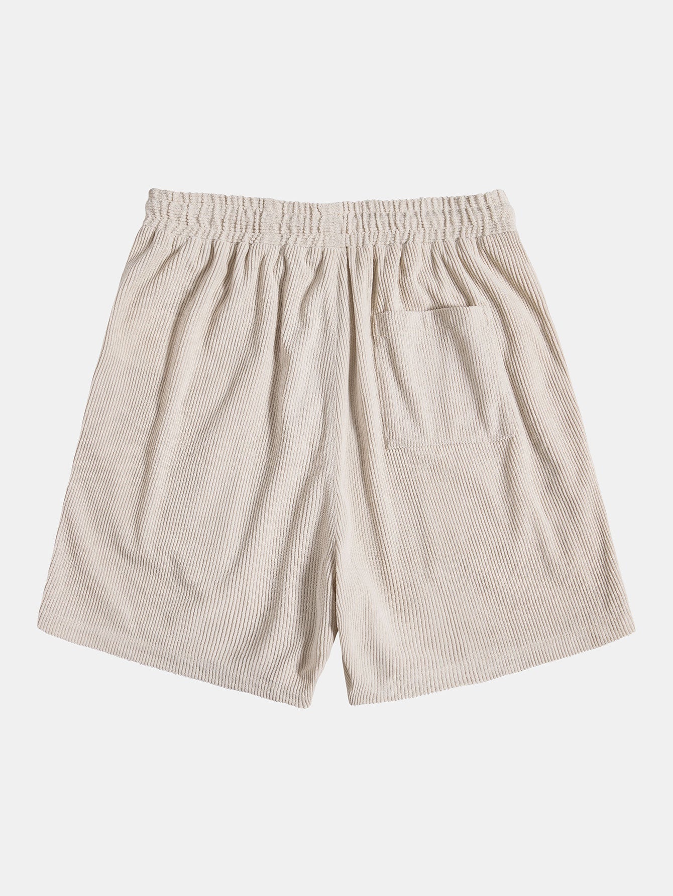 Pantaloncini beige a righe verticali, elastico in vita, tasca posteriore. Ideali per l'estate, moda casual uomo. Tessuto leggero e traspirante.