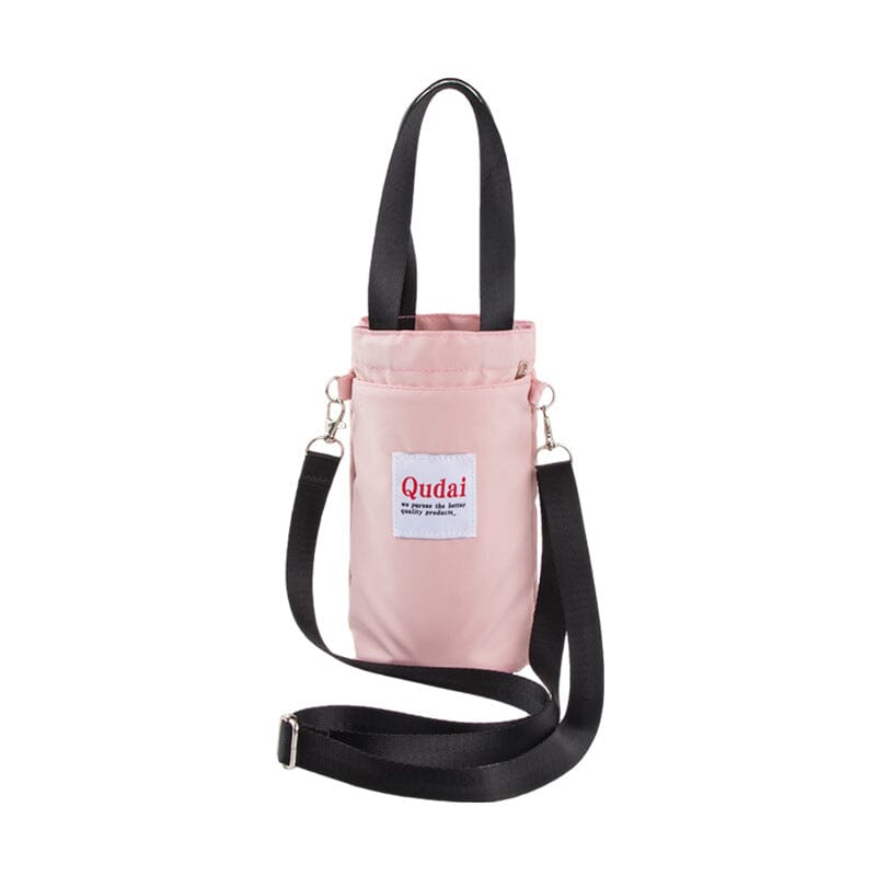 Borsa a tracolla rosa con manici neri, tasca frontale e logo "Qudai". Design compatto, ideale per moda casual e accessori donna.