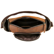 Borsa a tracolla in pelle marrone con cerniere aperte, tasche interne visibili. Design elegante, ideale per uomo e donna. Accessorio moda versatile.