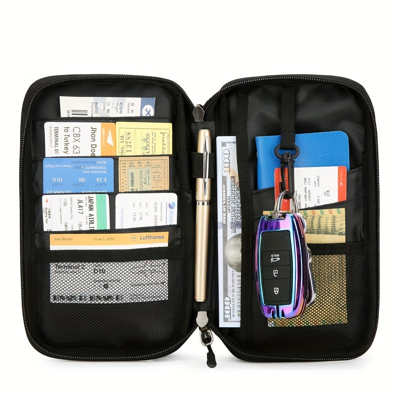Custodia organizer da viaggio aperta con scomparti per carte, biglietti aerei, penna e portachiavi. Accessorio ideale per viaggiatori organizzati.