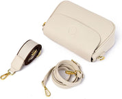 Borsa a tracolla beige in pelle con cinturini regolabili, ganci dorati. Elegante accessorio moda donna, perfetto per ogni occasione.