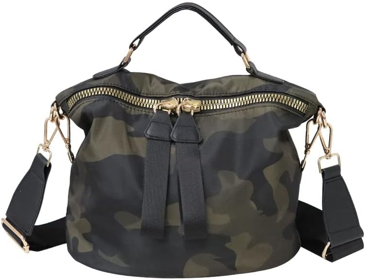 Borsa a tracolla mimetica verde e nera con cerniera dorata, manico superiore e dettagli in metallo dorato. Design elegante e funzionale.