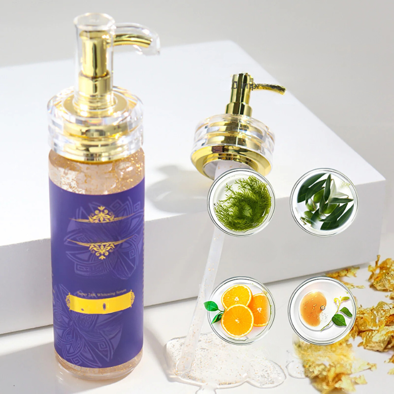 Flacone di sapone liquido con erogatore dorato, ingredienti naturali illustrati: alghe, foglie, arancia, miele. Design elegante su sfondo bianco.