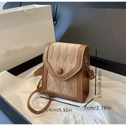 Borsa a tracolla in pelle marrone con motivo trapuntato, dimensioni 17x14x7 cm, elegante e compatta, ideale per donna, perfetta per ogni occasione.