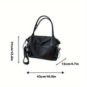 Borsa a tracolla nera in pelle sintetica, dimensioni 43x31x12 cm, con manici e tracolla regolabile. Elegante e spaziosa per uso quotidiano.