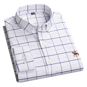 Camicia uomo a quadri bianchi e blu, manica lunga, colletto classico, logo ricamato, cotone, elegante e casual, moda maschile.