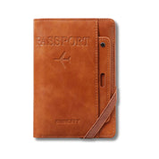 Custodia passaporto in pelle marrone con incisione "PASSPORT" e simbolo aereo, tasca per carte, cinturino elastico. Accessorio viaggio elegante.