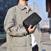 Giacca beige uomo con borsa a tracolla nera WEIXIER, design moderno, moda urbana, accessorio pratico per città, abbigliamento casual.