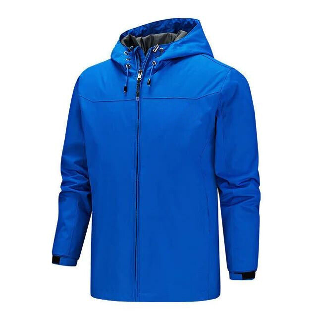 Giacca impermeabile blu con cappuccio, chiusura a zip, polsini regolabili. Ideale per outdoor, trekking, escursionismo. Abbigliamento sportivo uomo.