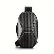 Zaino monospalla in fibra di carbonio, design moderno e resistente, ideale per viaggi e uso quotidiano. Tasche multiple, stile urbano.