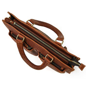 Borsa a tracolla in pelle marrone con doppia cerniera, manici robusti e dettagli in metallo dorato. Elegante accessorio moda per uomo e donna.