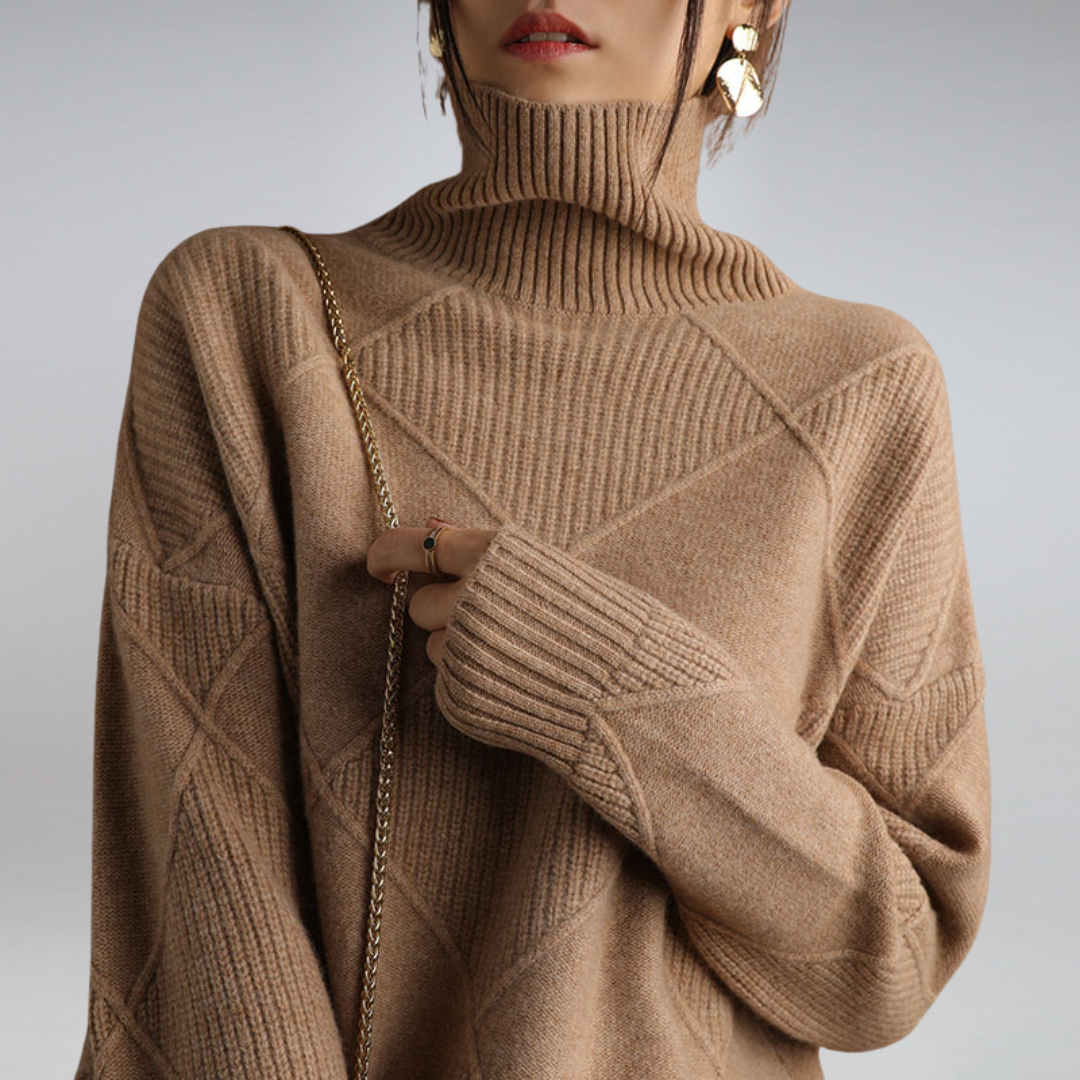 Maglione donna marrone a collo alto, motivo geometrico, maniche lunghe, accessorio moda autunno inverno, elegante e caldo.