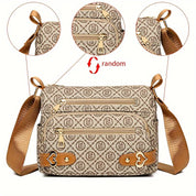 Borsa a tracolla beige con motivo monogramma, cerniere dorate, dettagli in pelle marrone e cinturino regolabile. Elegante e funzionale per ogni occasione.
